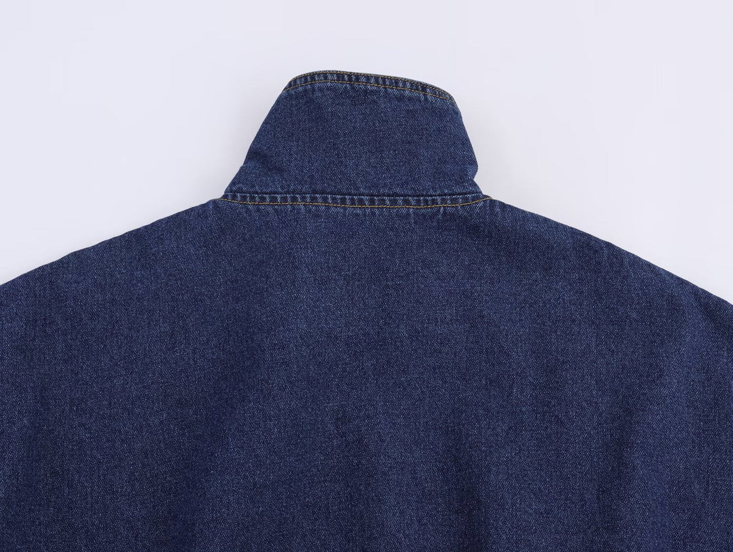 Jaqueta de Hawkins: Bomber Jeans Vintage Oversized.